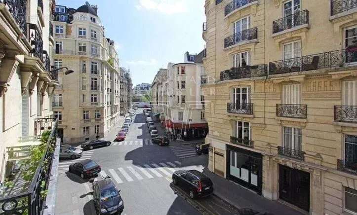Appartement à PARIS-7E