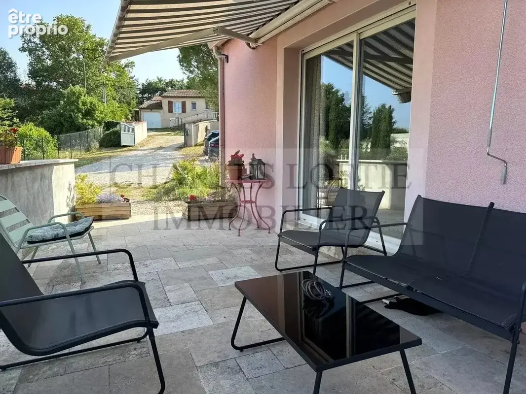 Maison et piscine sur 1770 m² de terrain - photo 16