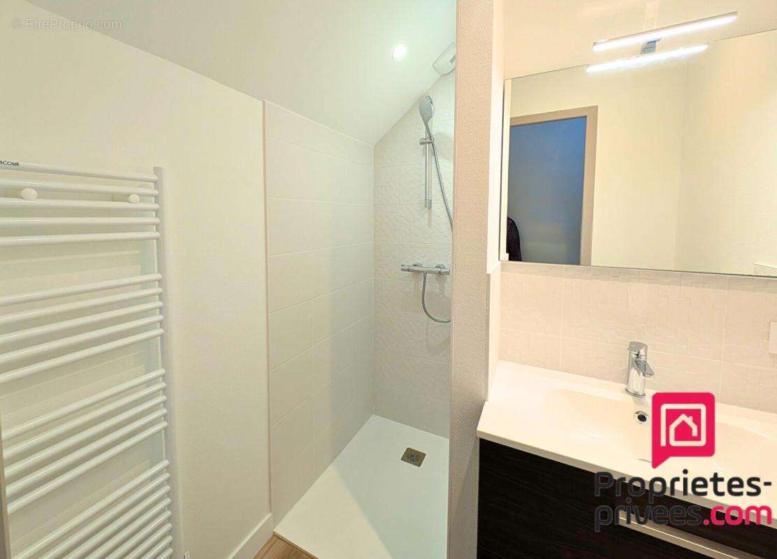 Maison à SAINTE-LUCE-SUR-LOIRE