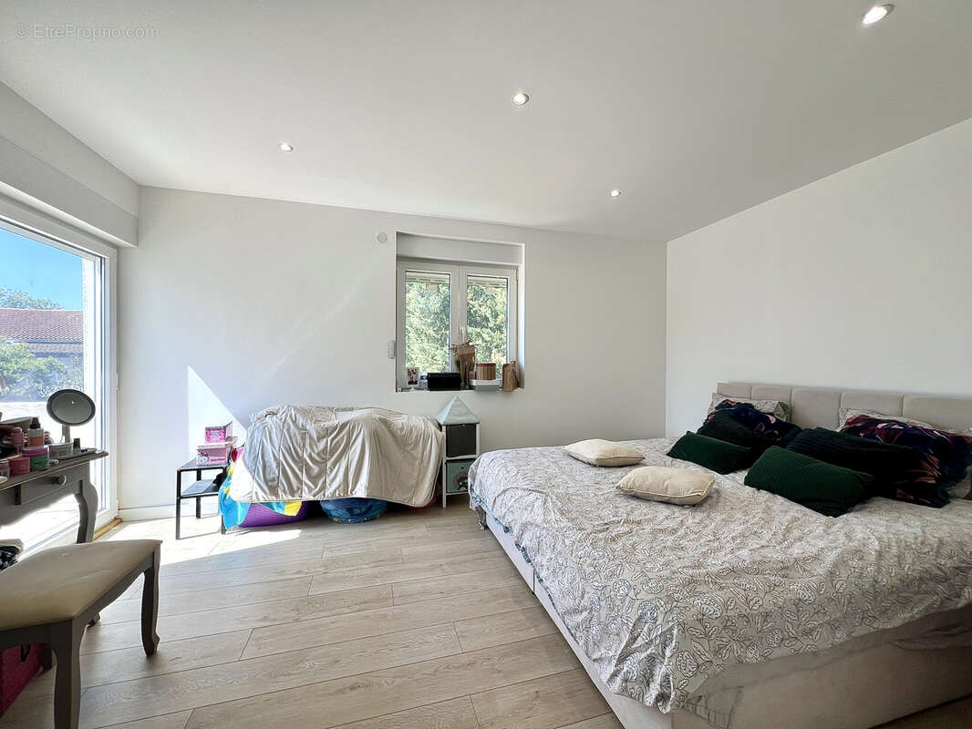 13013 MARSEILLE - Les Olives / Saint-Théodore - Maison 4/5 pièces 168m2 sur 550m2 de terrain - photo 13