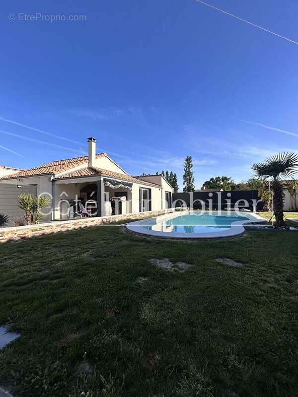 Maison à ROUANS