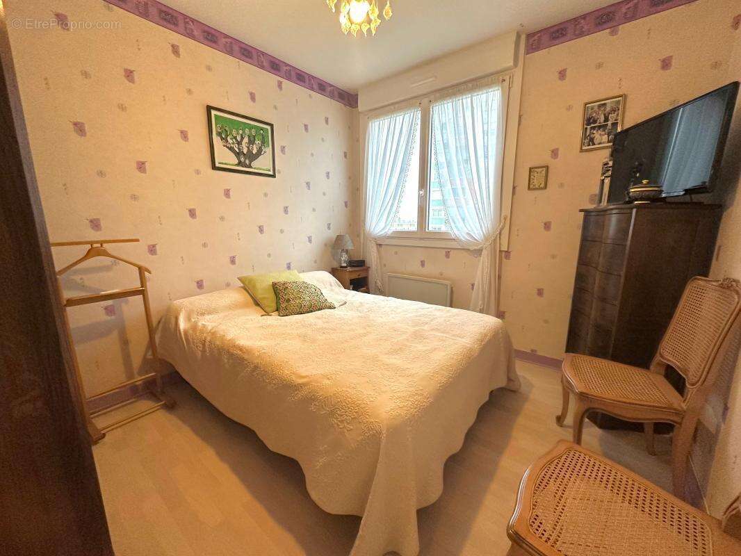 BREST Appartement T6 4 chambres dernier étage avec ascenseur - photo 8