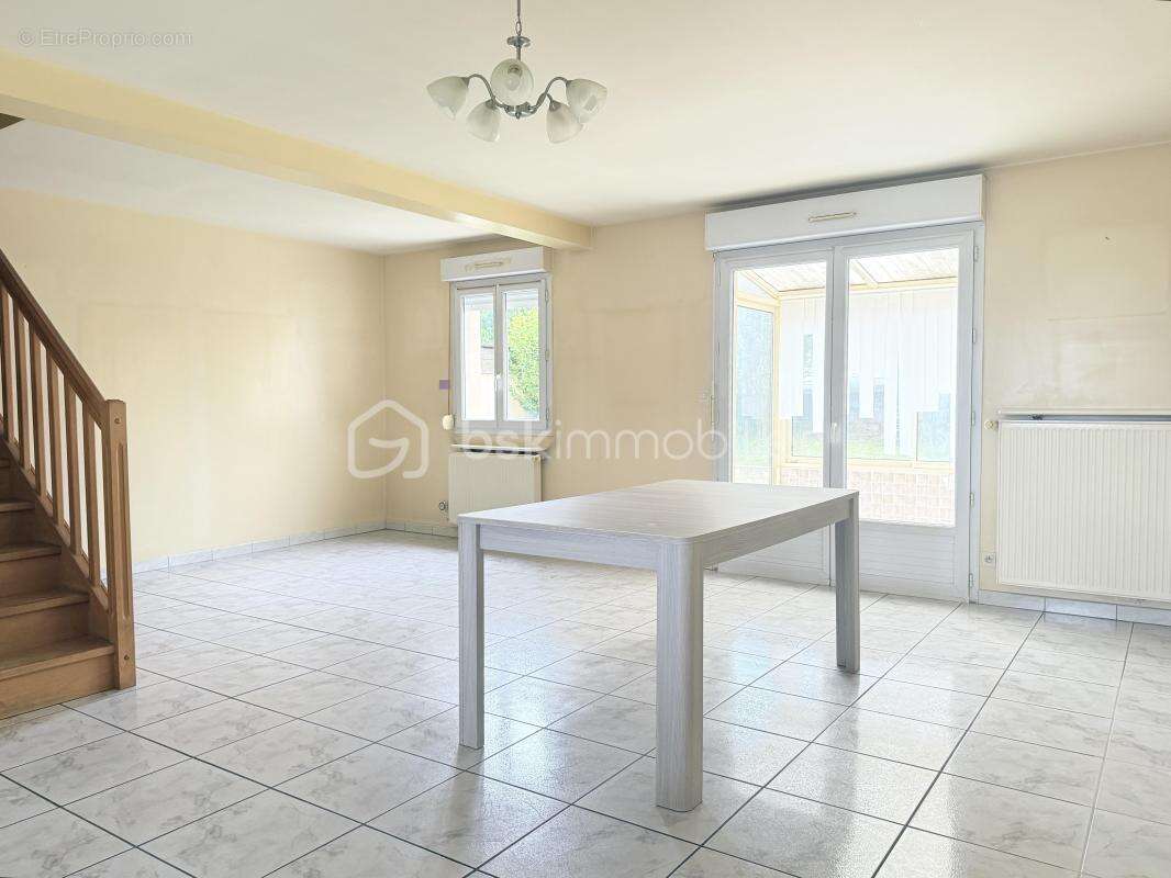 Maison familiale chaleureuse située dans un secteur tranquille, à deux pas des commodités - photo 3