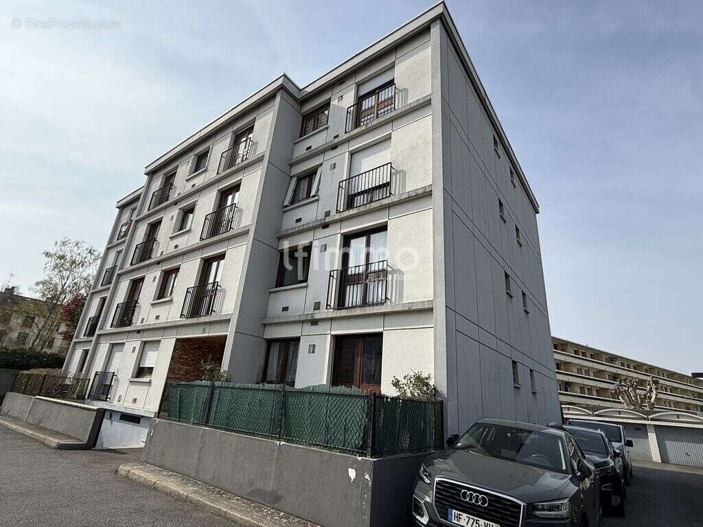 Appartement à LIVRY-GARGAN