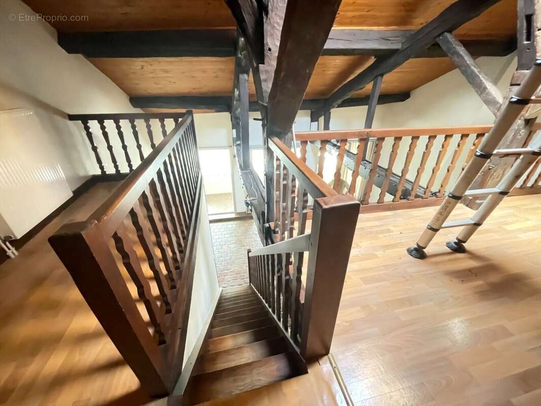 Appartement à PONT-DE-VEYLE