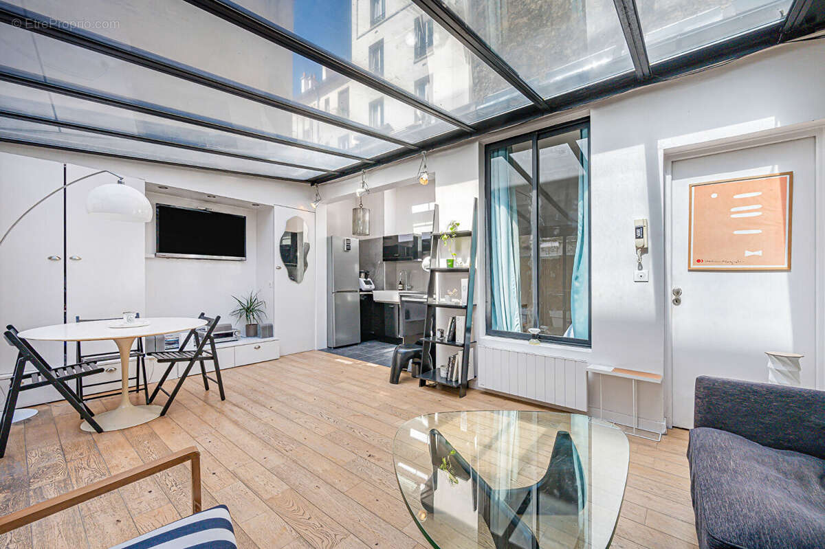 Appartement à PARIS-14E