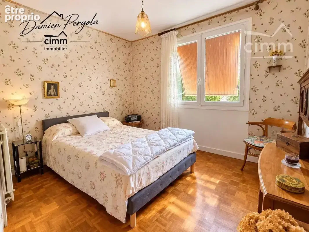 Maison de 91 m² à restaurer avec grand terrain et vaste garage proche du centre du Lardin-Saint-Lazare - photo 6