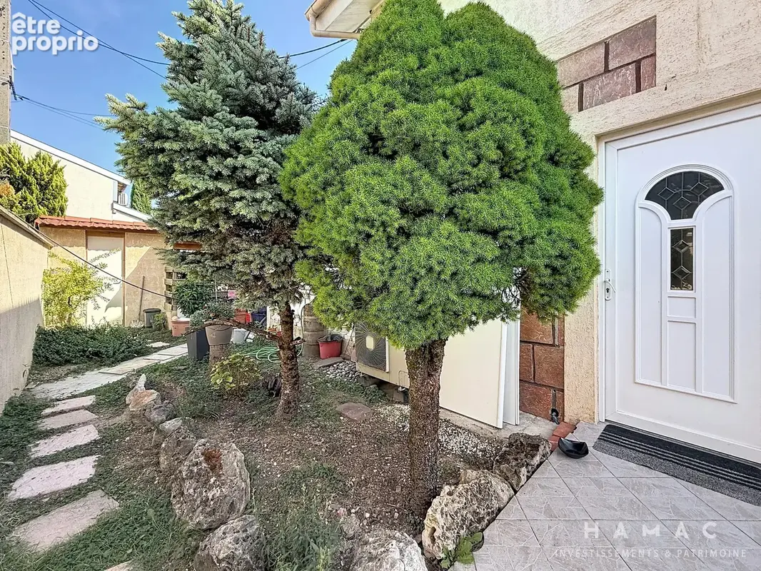 Maison- 92 m2- cours - au calme- vaulx en velin - photo 8