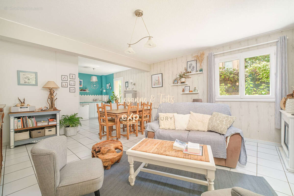 Appartement à VENELLES