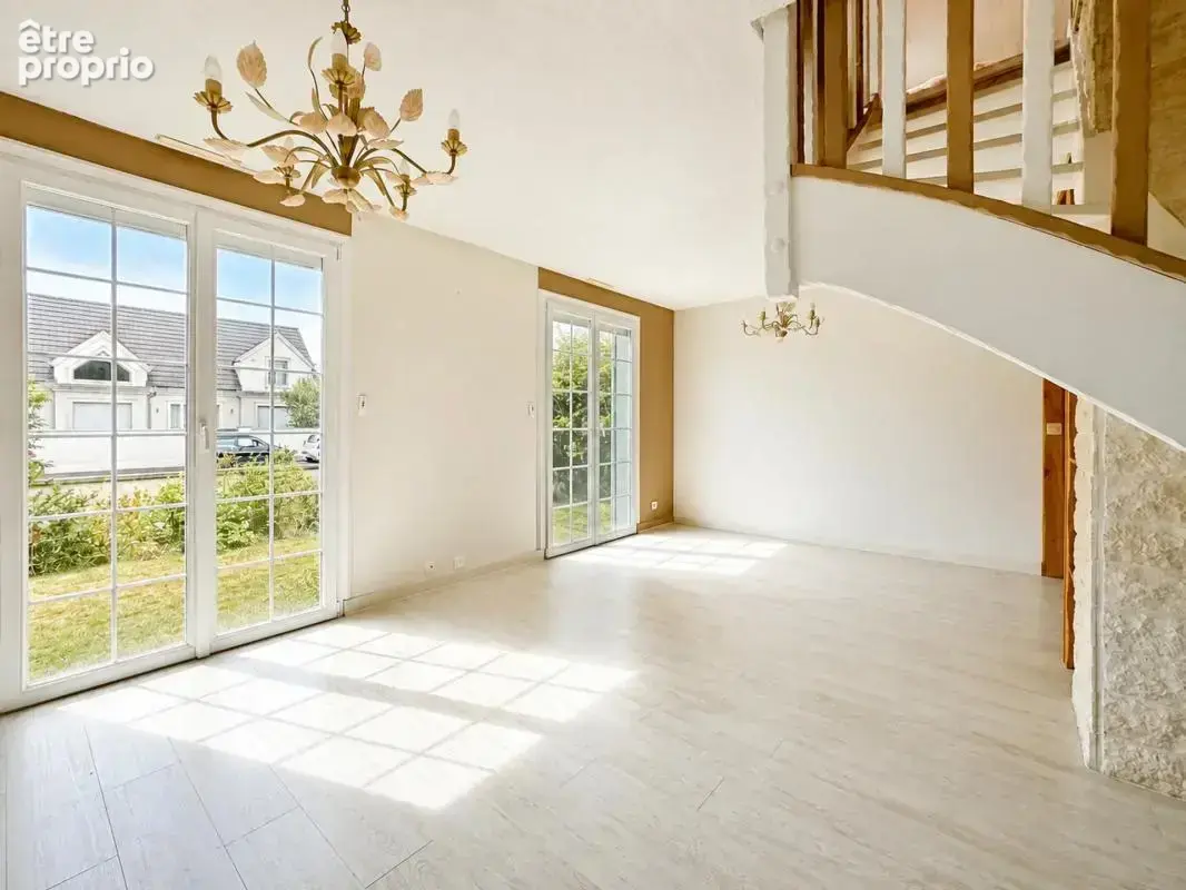 Maison de 8 pièces de 187 m² à Serris Bourg - photo 3