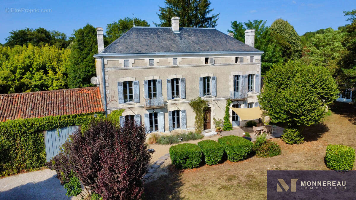 Maison à MONTGUYON