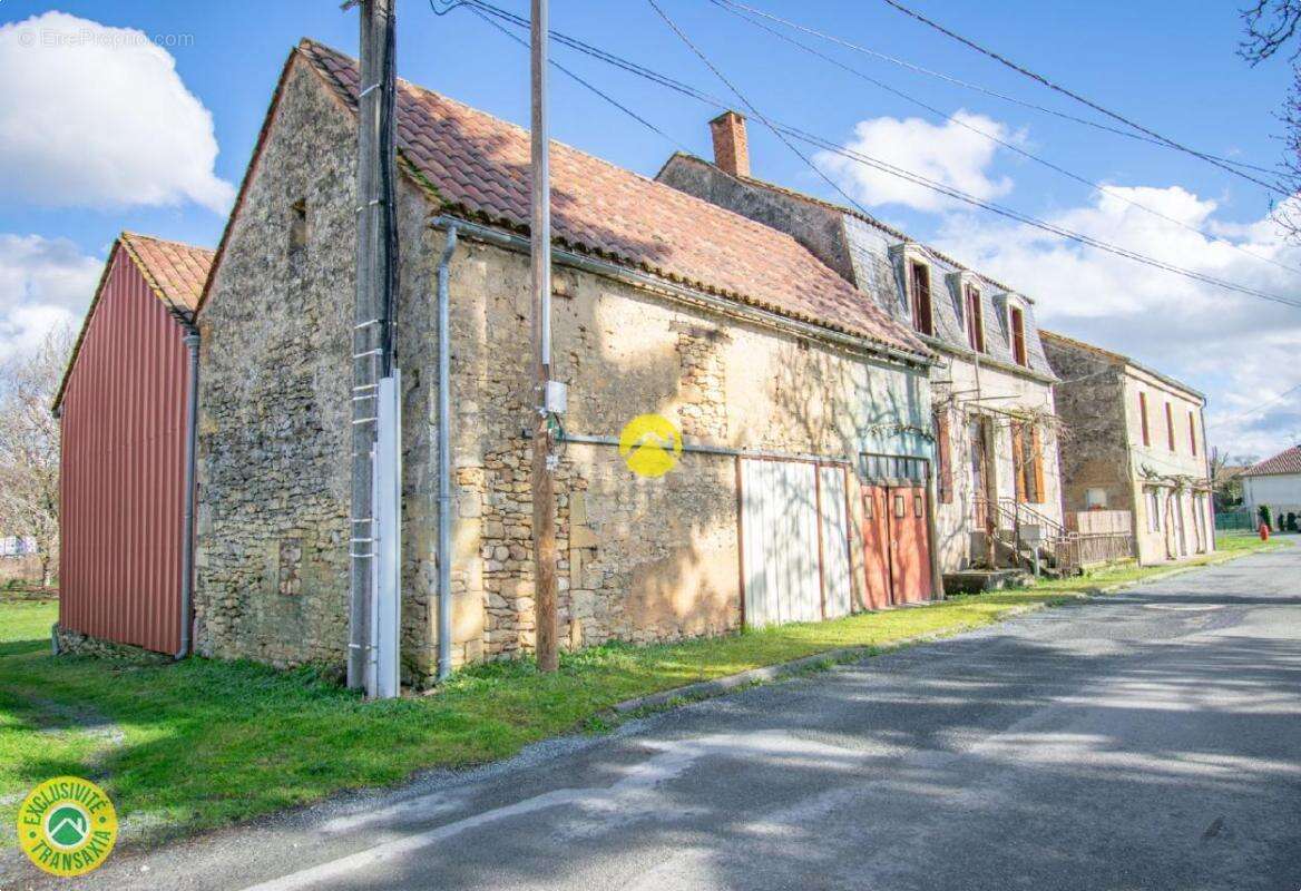 Maison à LE BUISSON-DE-CADOUIN