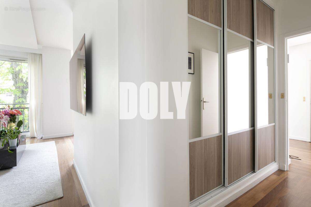 Appartement à NEUILLY-SUR-SEINE