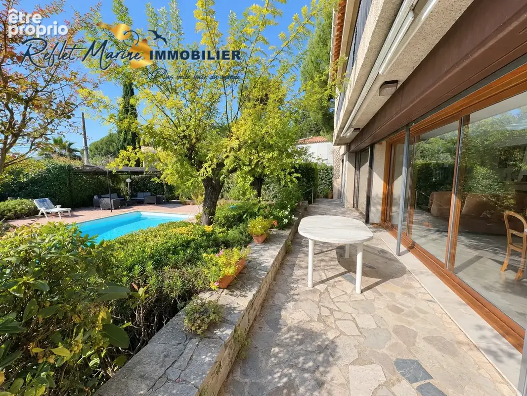 La ciotat quartier saint jean    600m de la mer et des plages -  maison t7 de 150.13 m2 avec piscine et terrai - photo 6