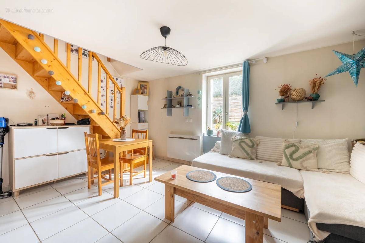 Maison à LES MUREAUX