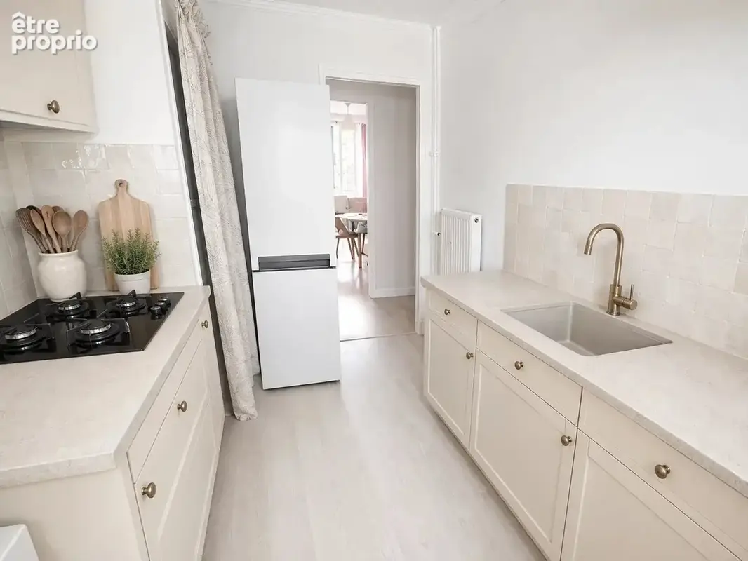 Cannes : 2 pieces avec balcon sud vue degagee - photo 10