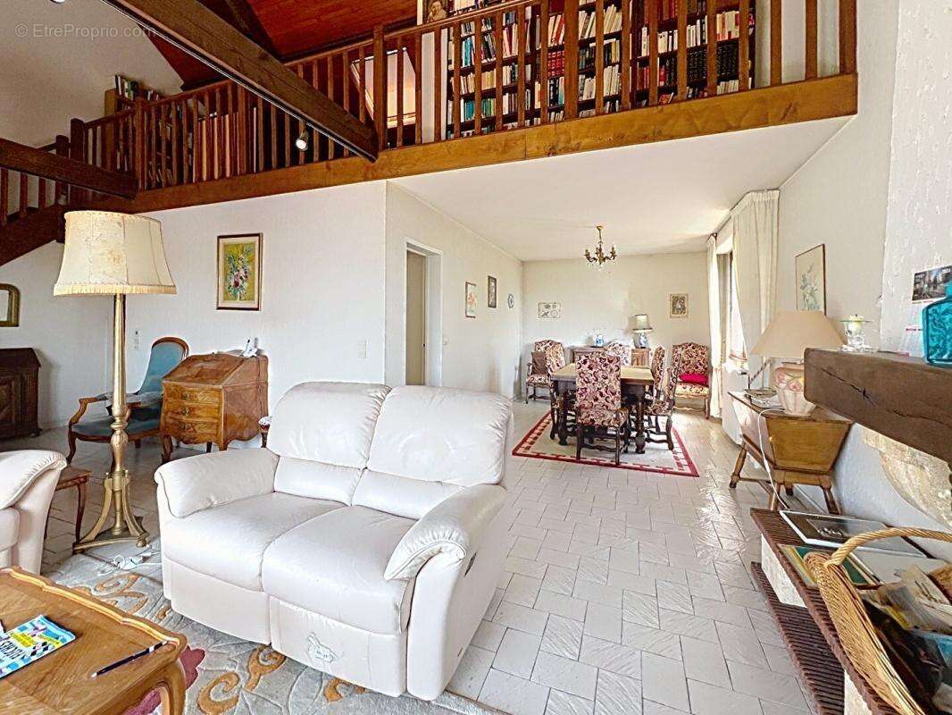 CLERMONT-FERRAND (Vallières) - Opportunité Foncier et Rénovation sur 1 586 m² - photo 3