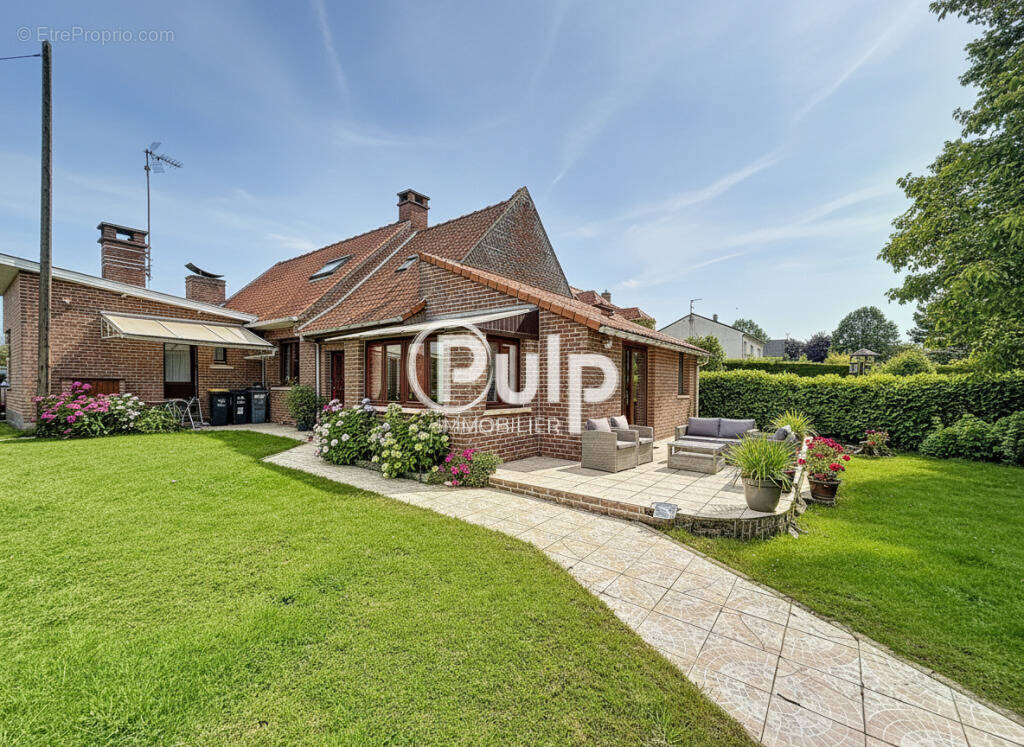 Maison à COUTICHES
