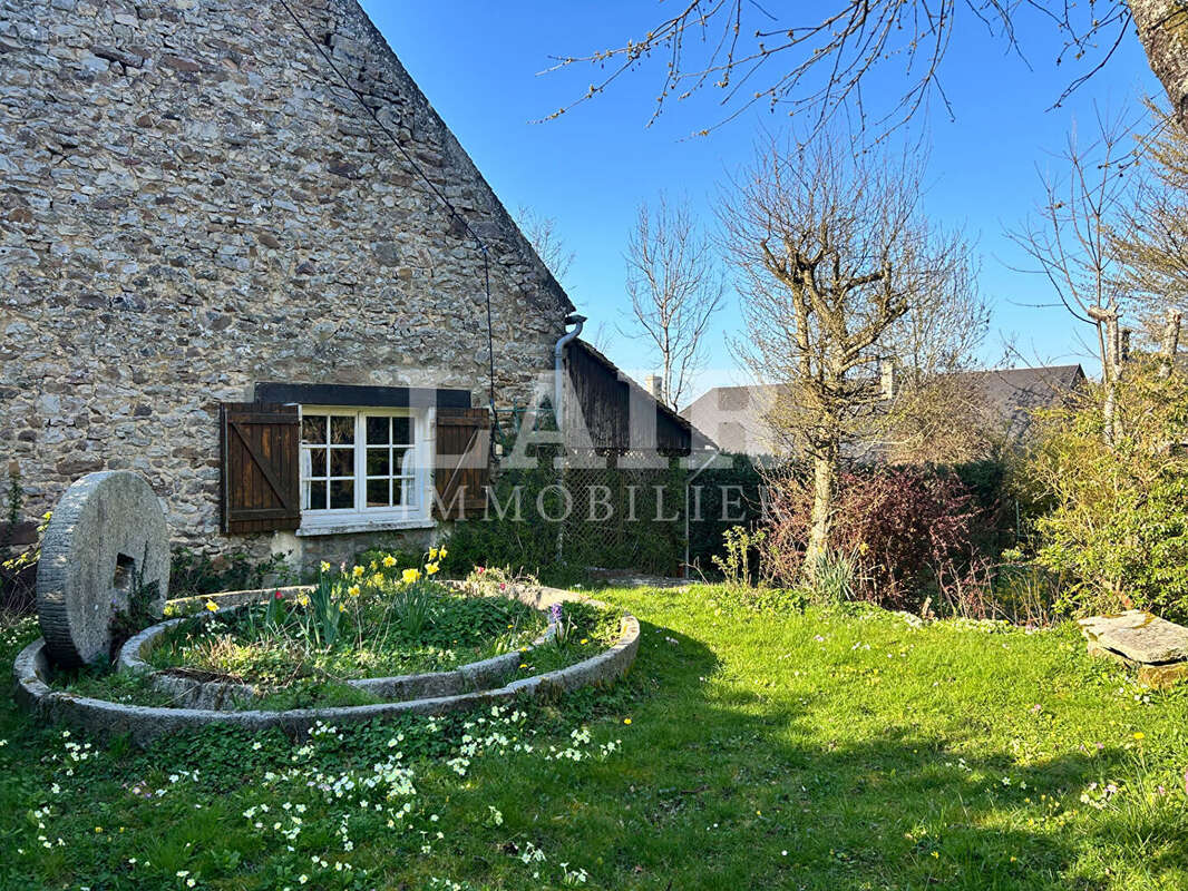 Maison à LA LANDE-DE-GOULT