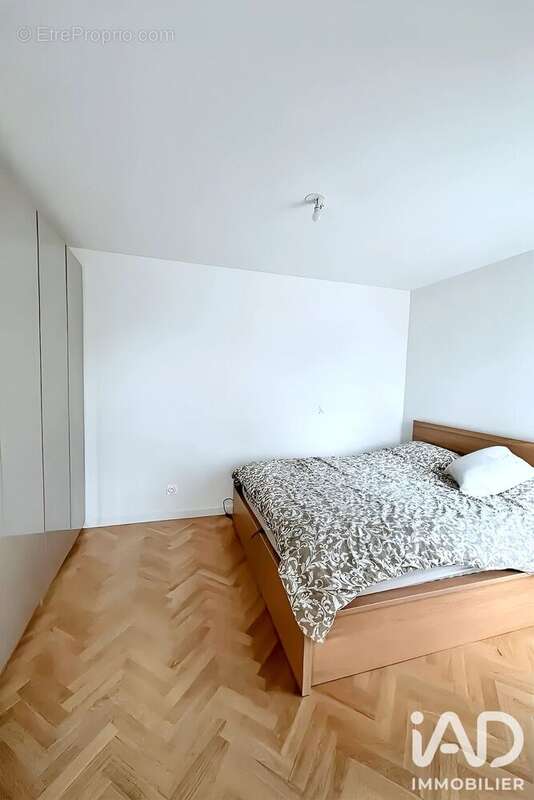Photo 2 - Appartement à LE PLESSIS-ROBINSON