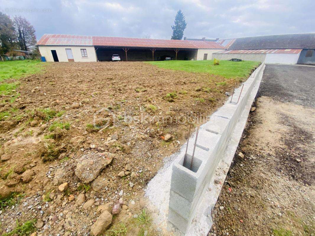 Terrain à GUILLIERS