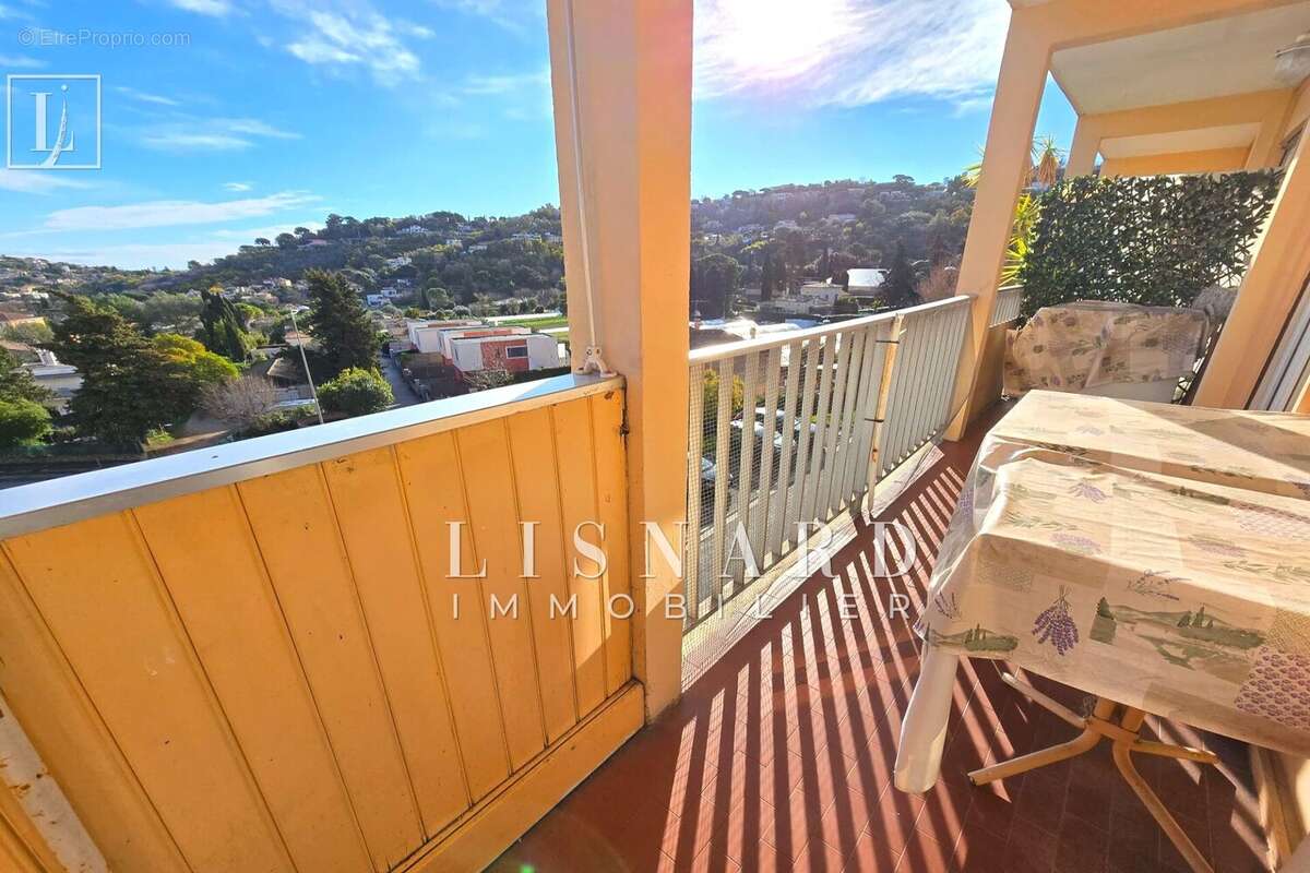 Appartement à VALLAURIS