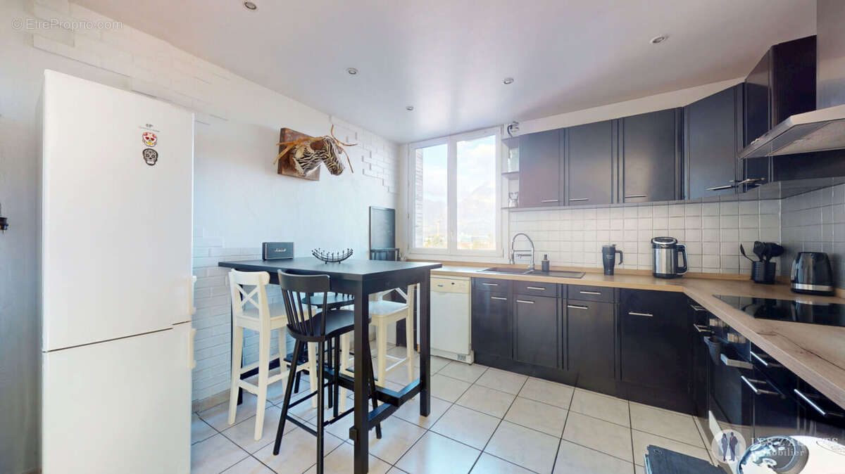 Appartement à SAINT-MARTIN-D'HERES