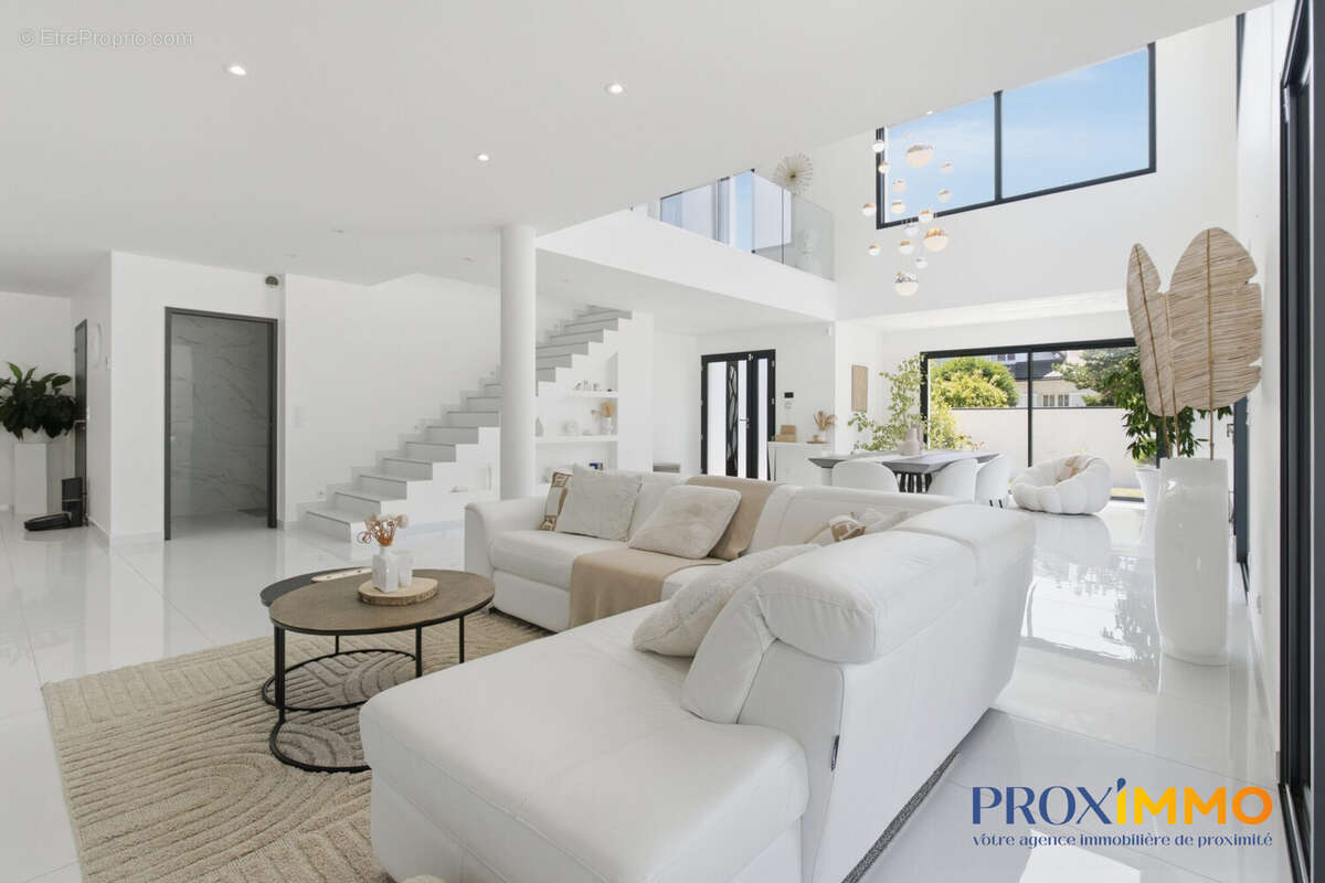 Maison 158 m² à Voiron  - photo 4