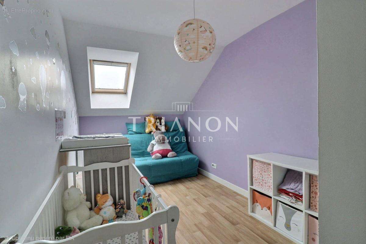 Appartement à NEAUPHLE-LE-CHATEAU