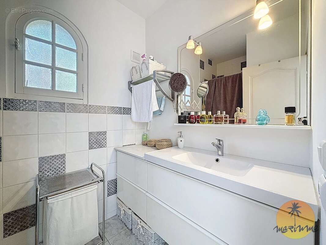 Saint-Laurent-Du-Var, Villa 8 pièces avec piscine - photo 7