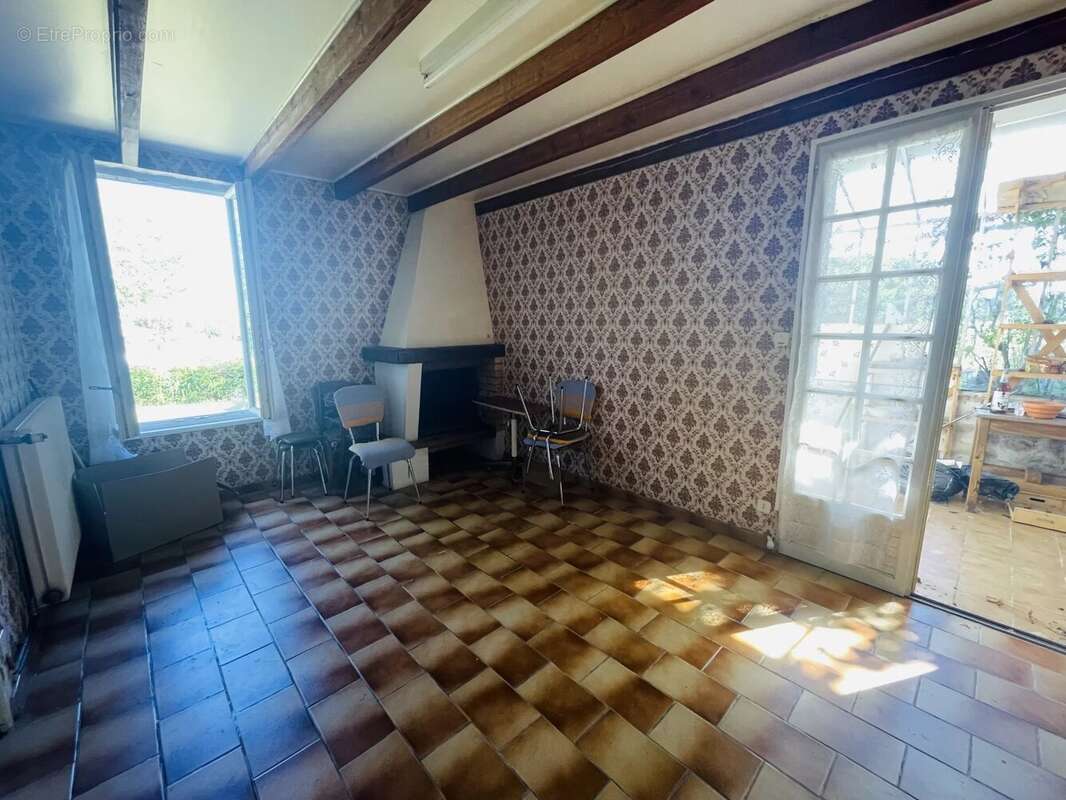 Maison à BARBEZIEUX-SAINT-HILAIRE