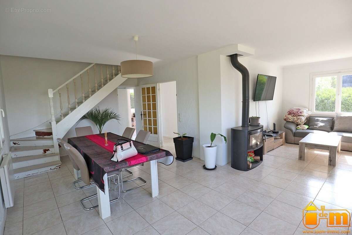 Maison à MEREVILLE