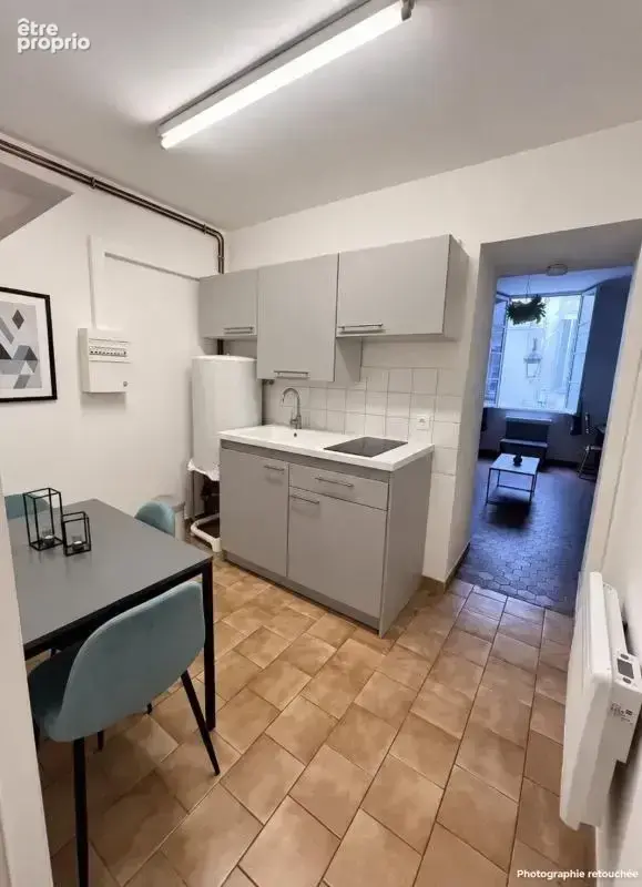 Arles centre historique – Studio 24 m² – Vente directe – 89 000 € - photo 4