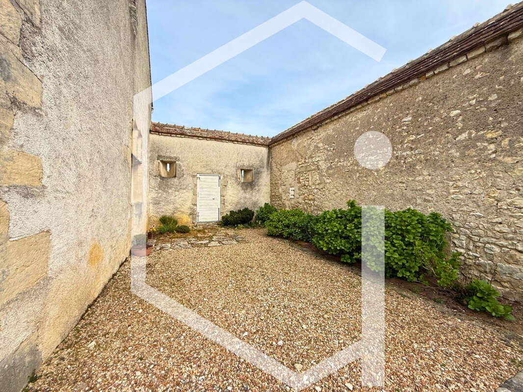 Maison à COSNE-COURS-SUR-LOIRE