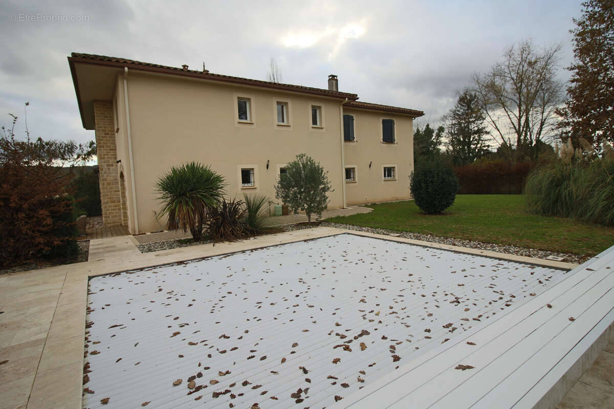 Maison à PUY-L&#039;EVEQUE