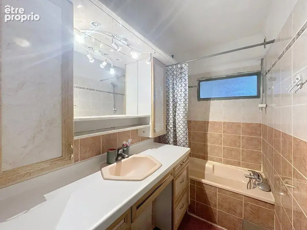 Appartement T4 - Quartier Chirouzes - Bourg-Les-Valence - photo 4