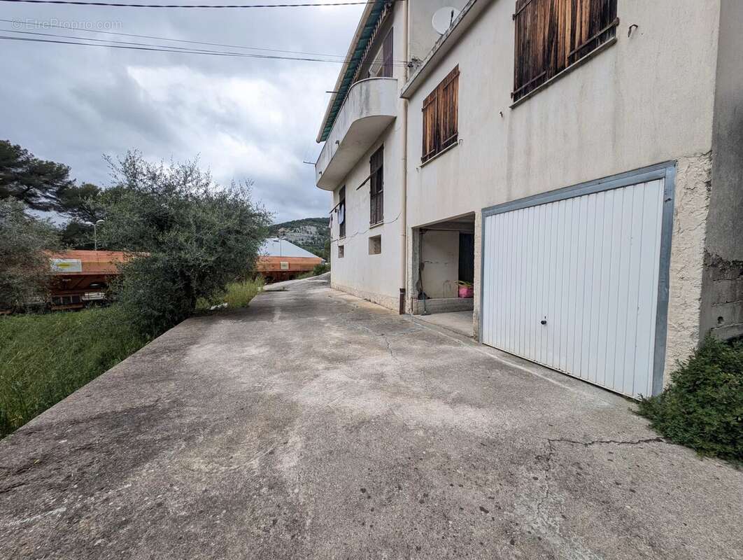 Appartement à PEILLE