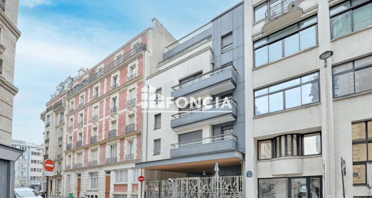 Appartement à PARIS-14E