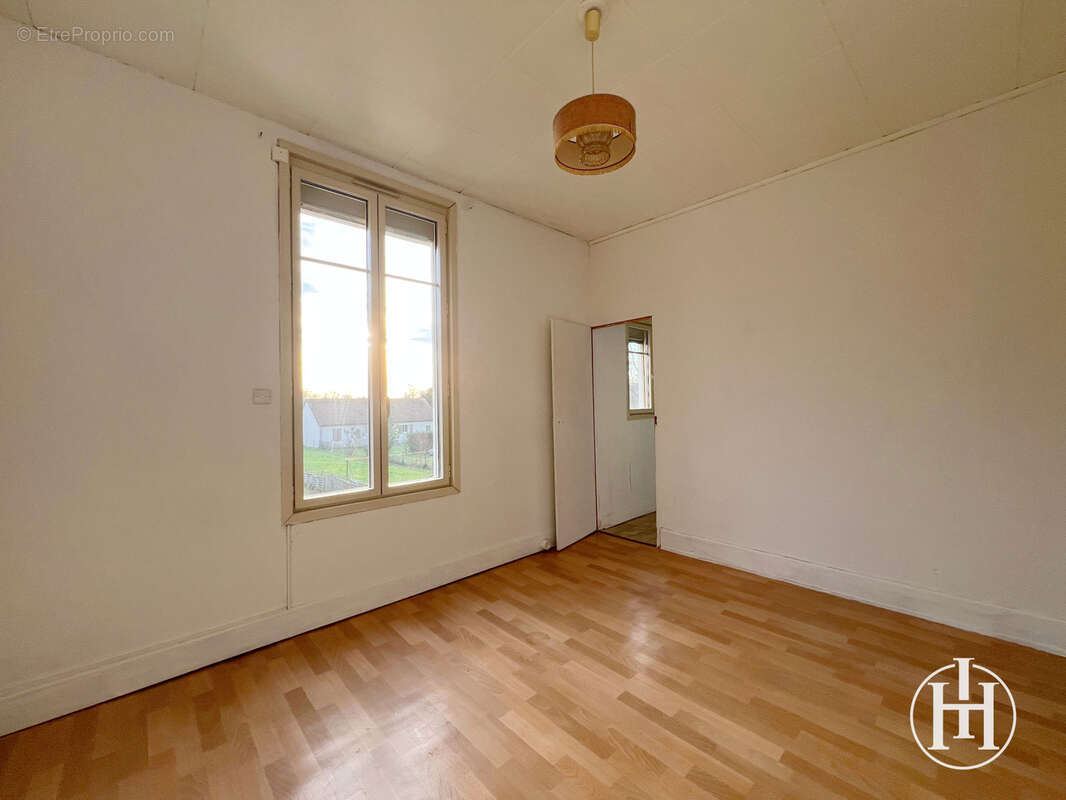 Maison à SAINT-AMAND-MONTROND