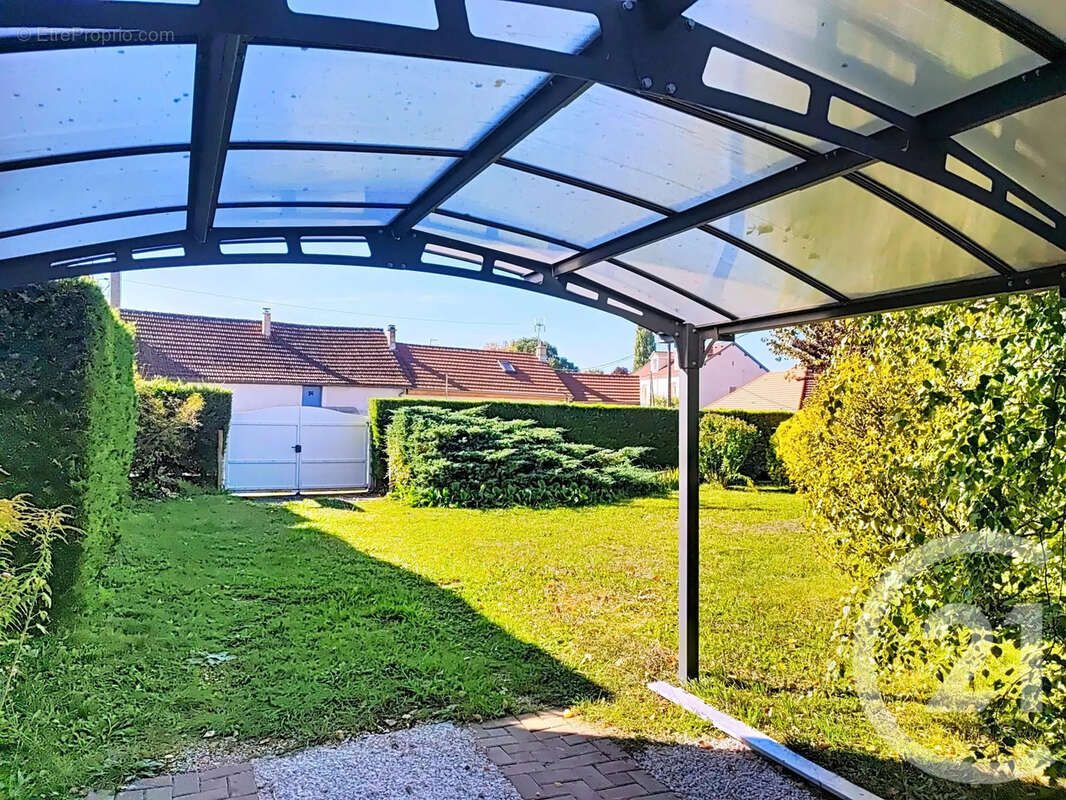 Maison à ARC-SUR-TILLE