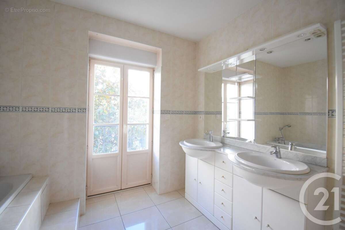 Appartement à VICHY