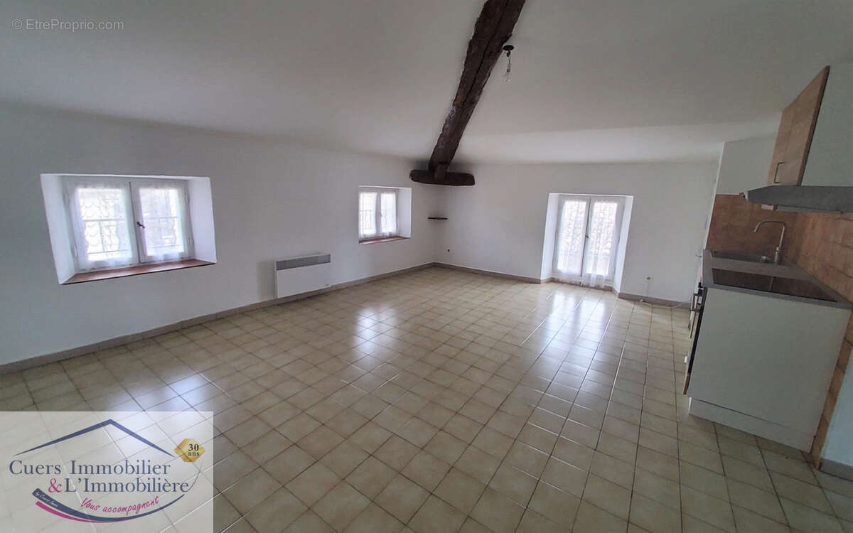Appartement à CUERS