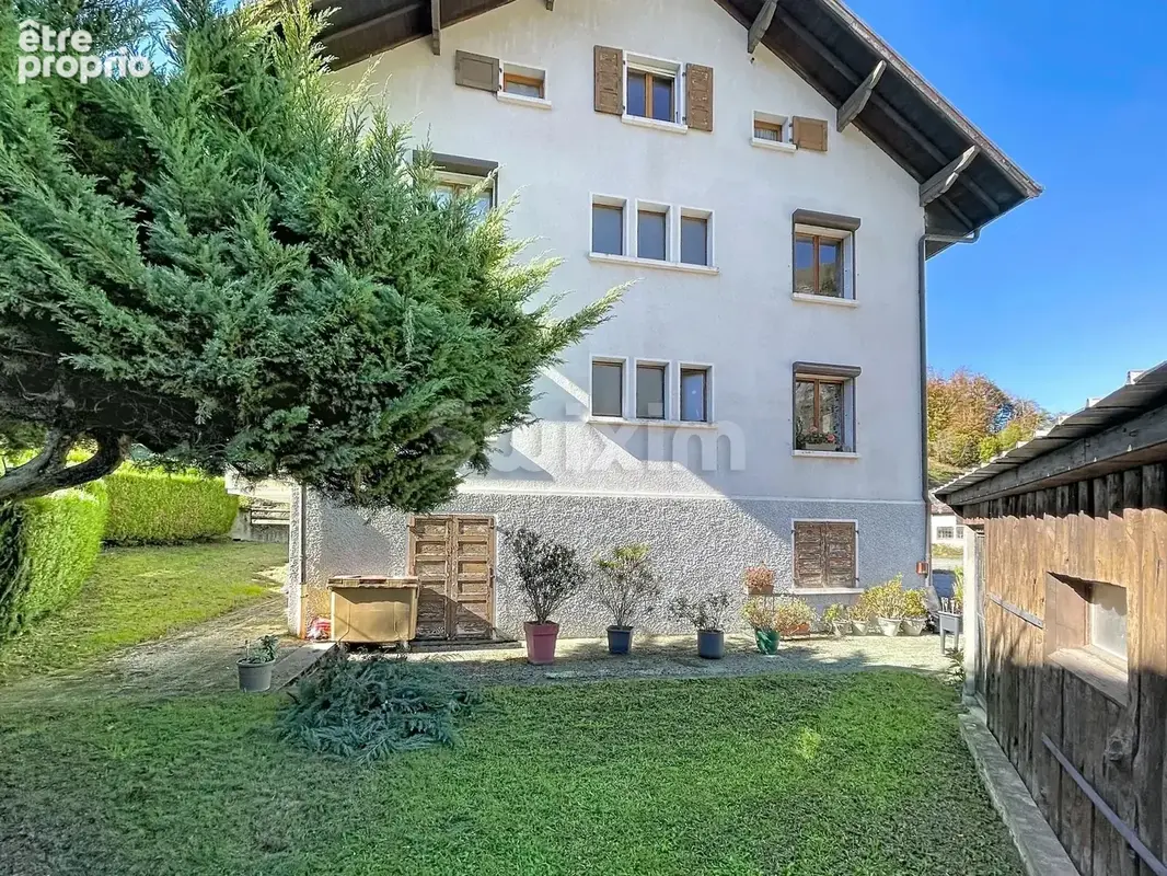 MAGLAND – Beau F3 avec annexes et stationnements - photo 13