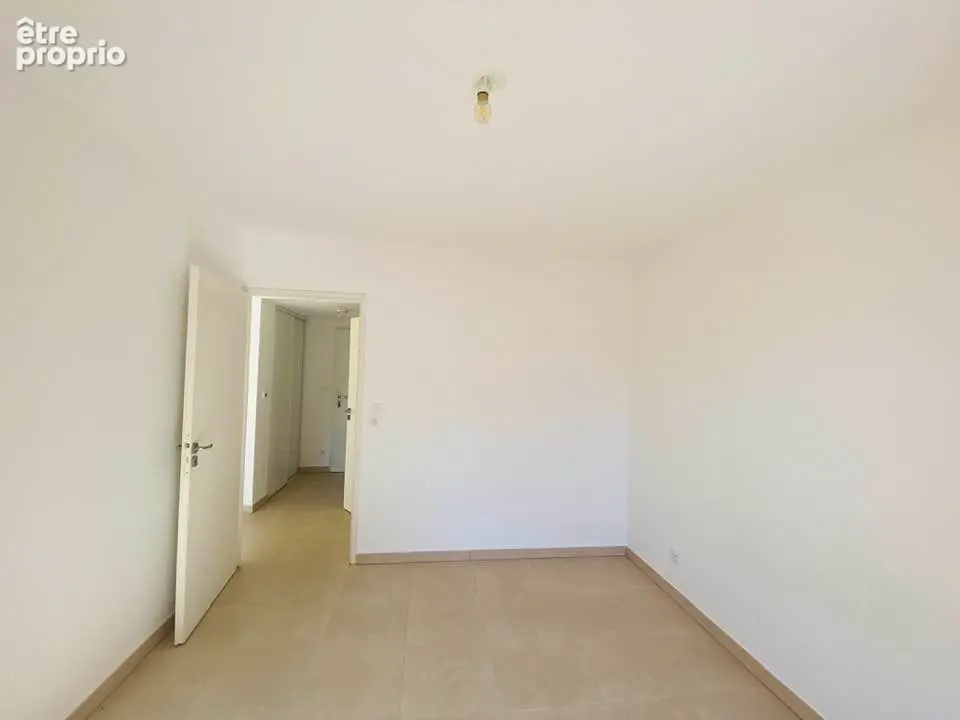 Appartement avec terrasse + garage fermé dans résidence récente ! - photo 6