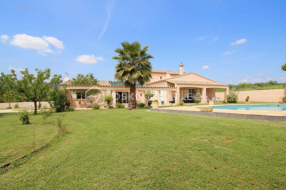 Votre oasis de tranquillité : villa 5 chambres avec piscine et cuisine d'été sur plus de 2 500 m² - photo 7