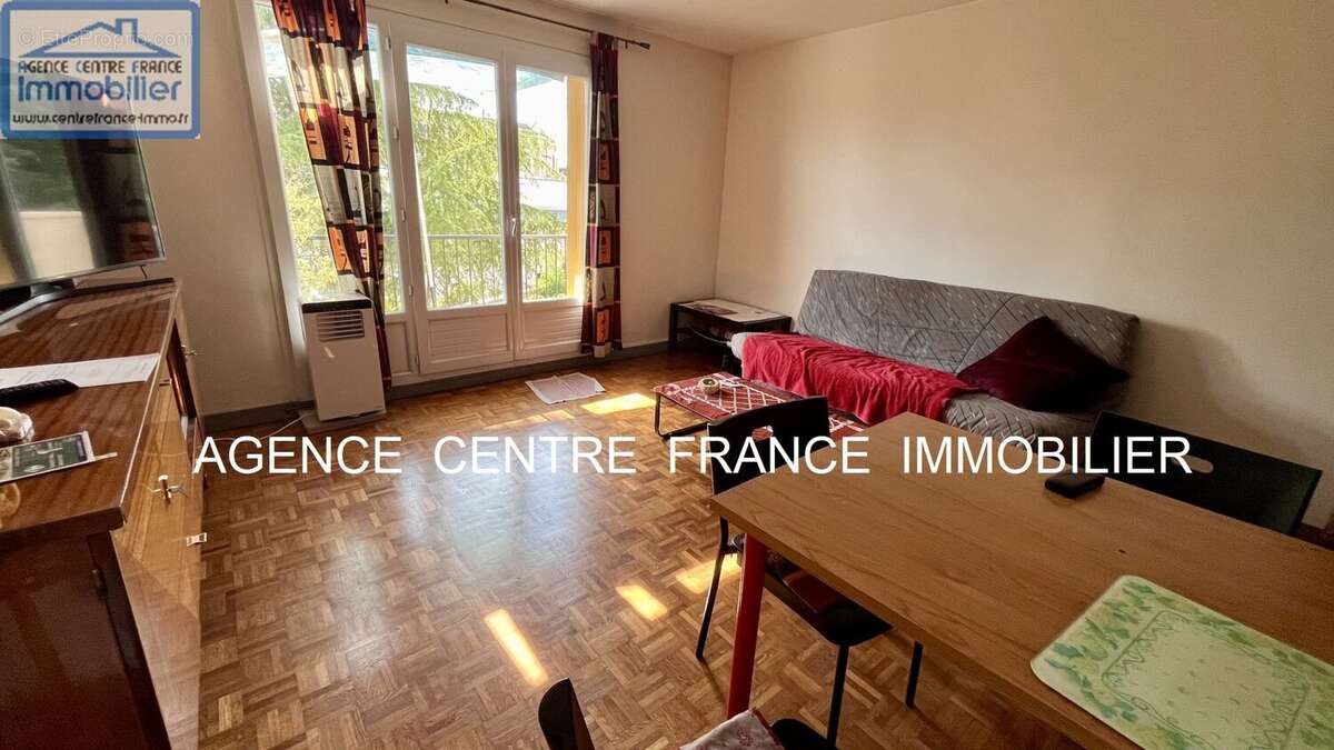 Appartement de 4 pièces en dernier étage avec balcon et parking - photo 2