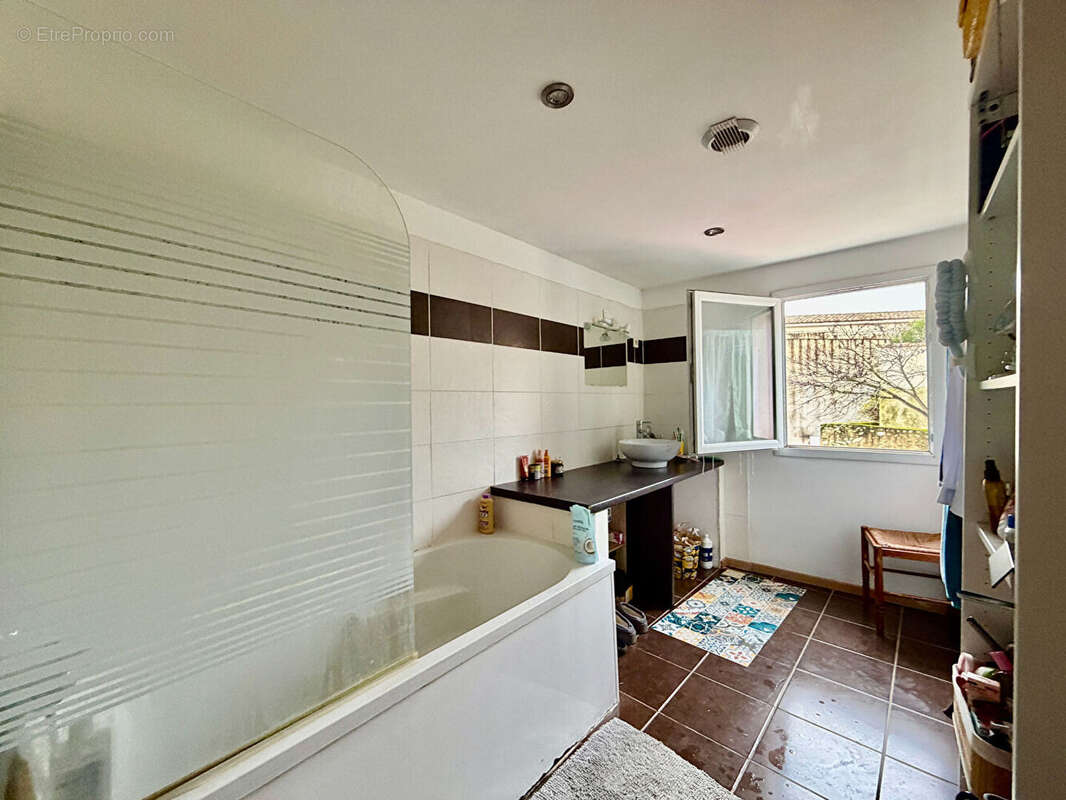 Maison à SAINT-GENIES-DE-COMOLAS