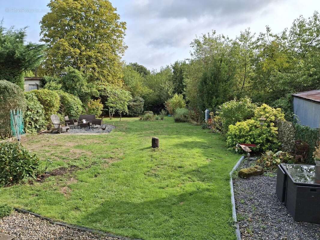 Maison à BUSSIERE-POITEVINE