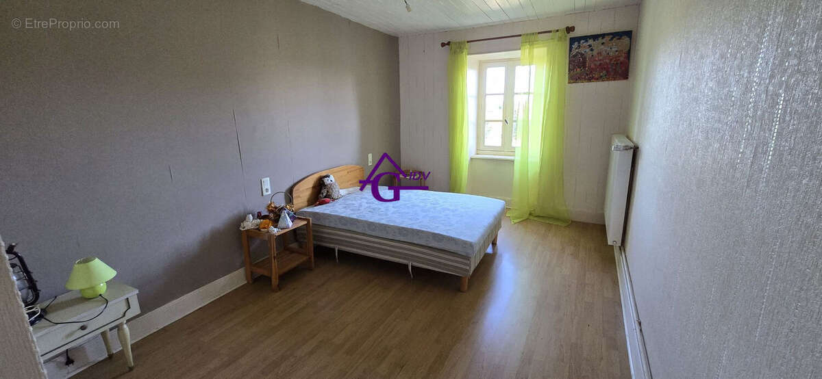 Maison à TAURIAC-DE-NAUCELLE