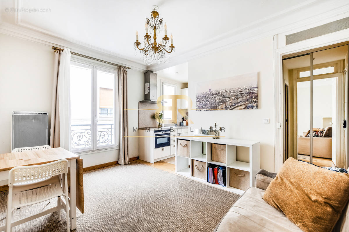 Appartement à PARIS-11E